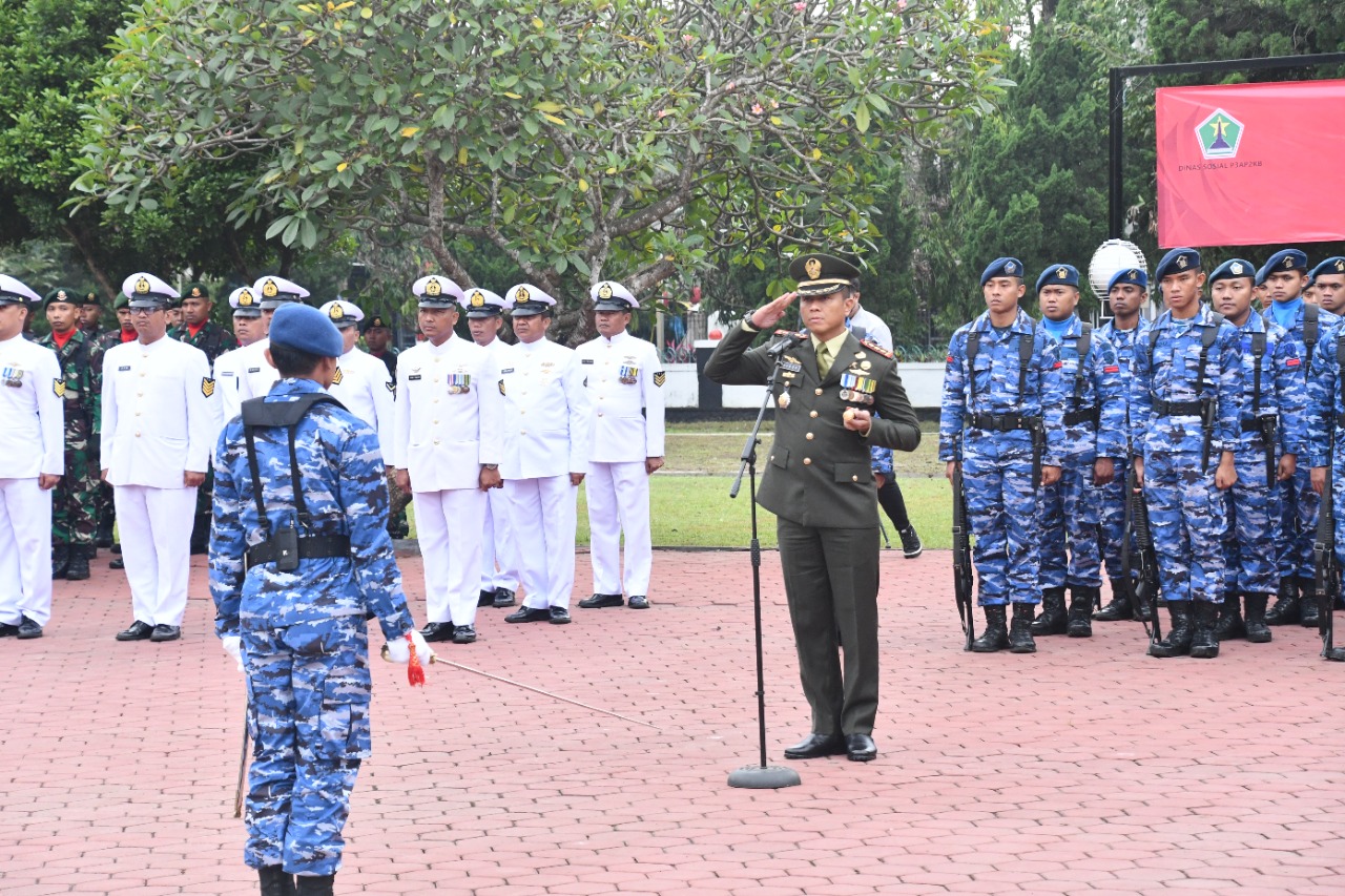 1. Danrem Kolonel Imam Gogor Pimpin Ziarah Hari Pahlawan